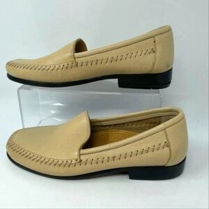 DAVID TAYLOR SZ 8 MENS LEATHER LOAFERS EXCELLENT CONDITION TAN